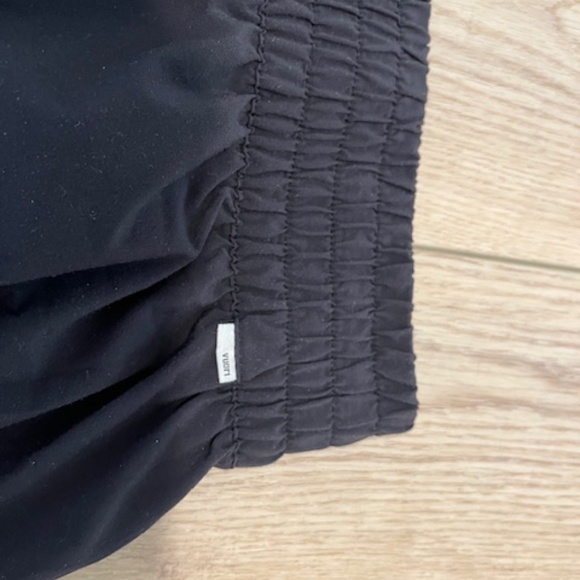 Vuori Villa Joggers, black, size medium - Picture 2 of 4